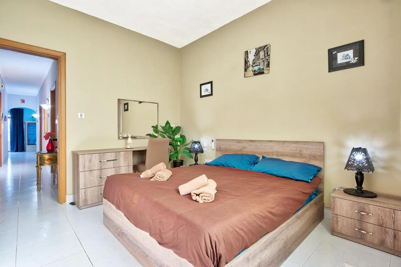 119/4 - Sea View Apartment - 3 Bedrooms Xghajra 0*,  マルタ